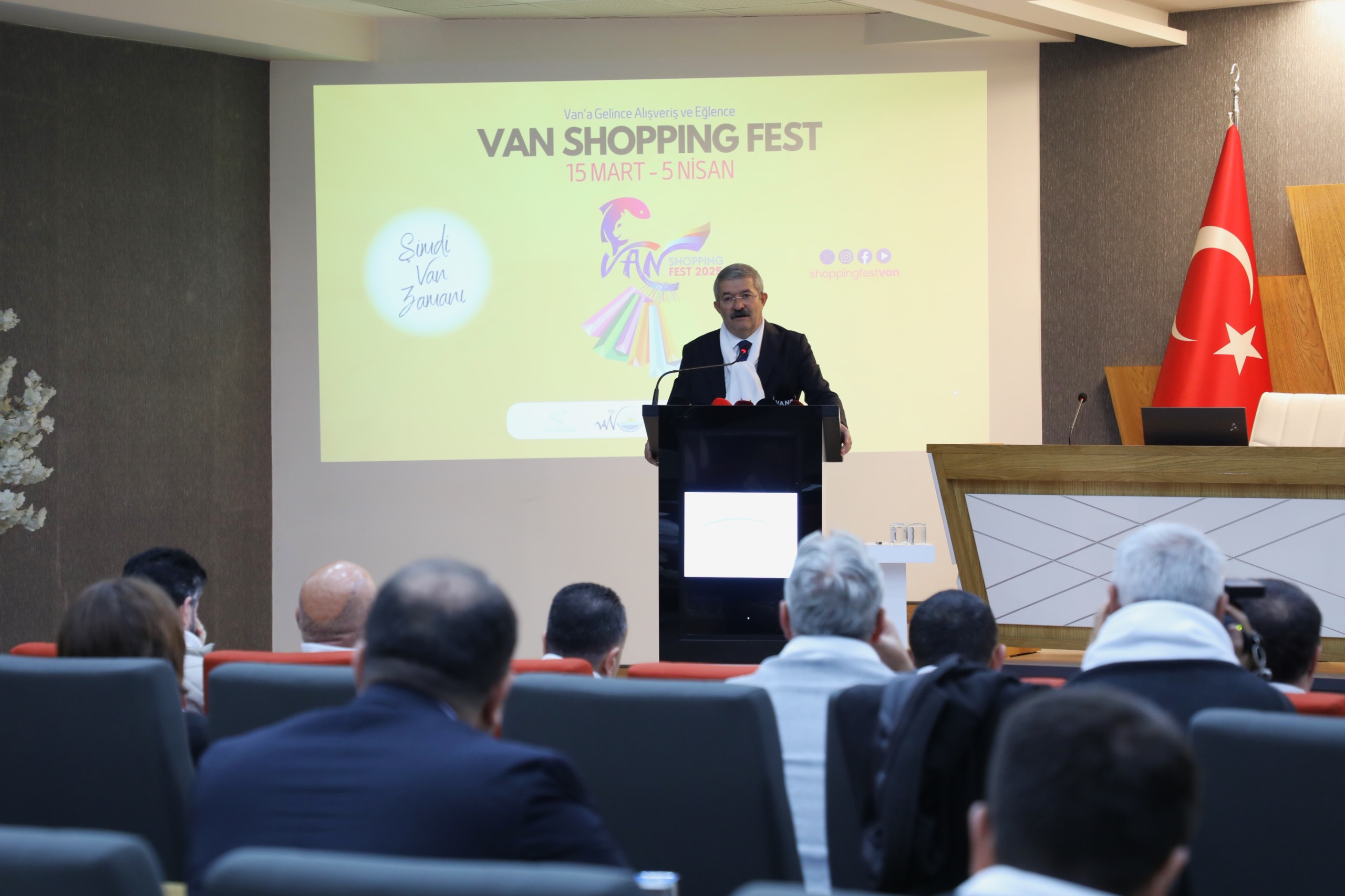 Van Ticaret ve Sanayi Odası Yönetim Kurulu Başkanı Necdet Takva,
