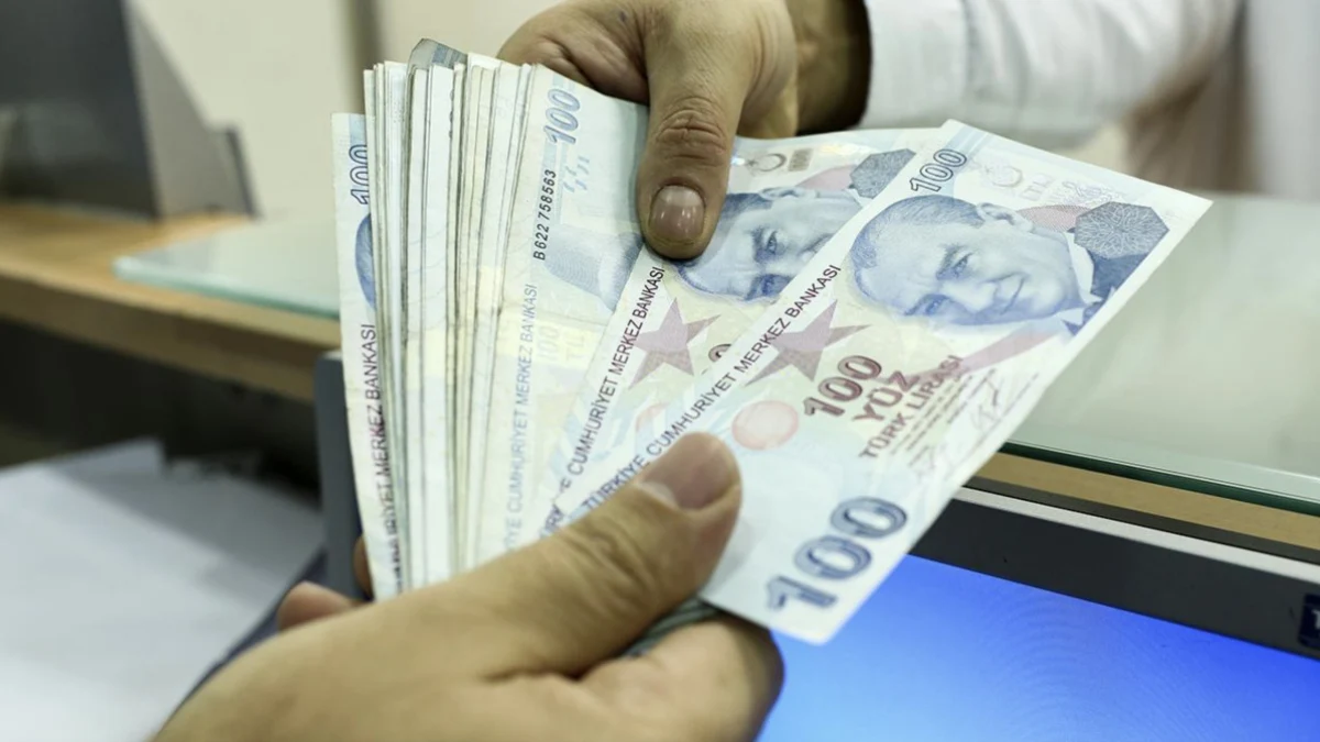 Bayram ikramiyelerinin 3 bin liradan 4 bin liraya yükseltilmesini içeren