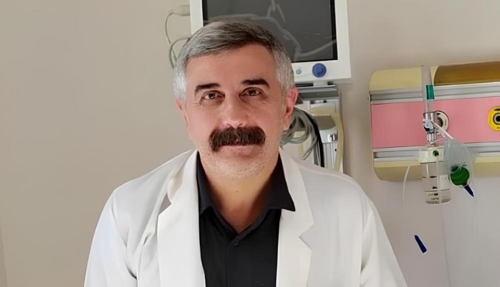 Van'da 3 aracın karıştığı zincirleme kazada 5 kişi yaralandı. Yaralılardan