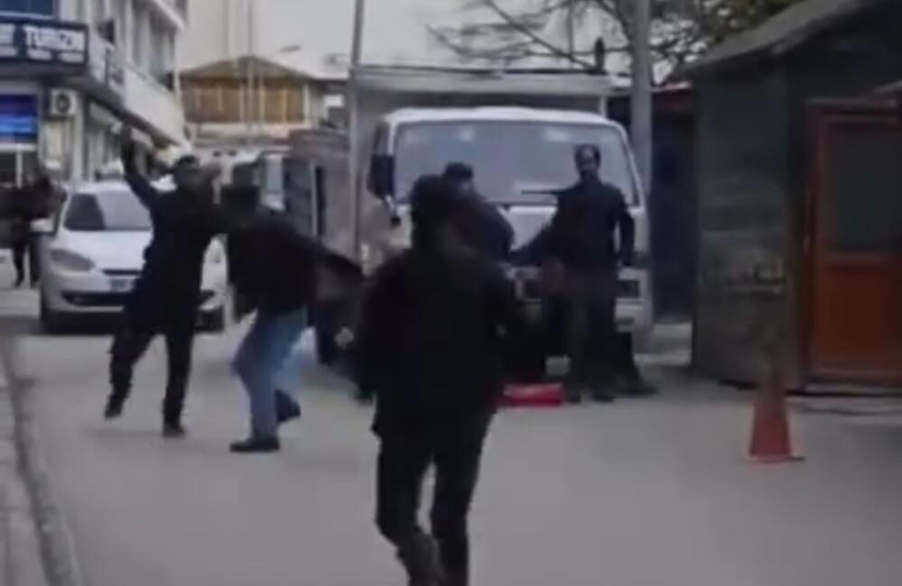 Van'ın İpekyolu ilçesinde husumetli iki grup arasında çıkan kavgada 1