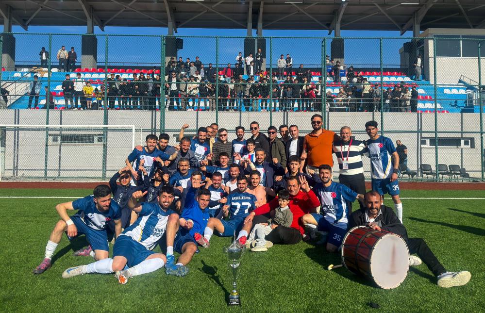 Van 1'nci Amatör Ligi 2024-2025 sezonu şampiyonu Van Büyükşehir Belediyespor'u