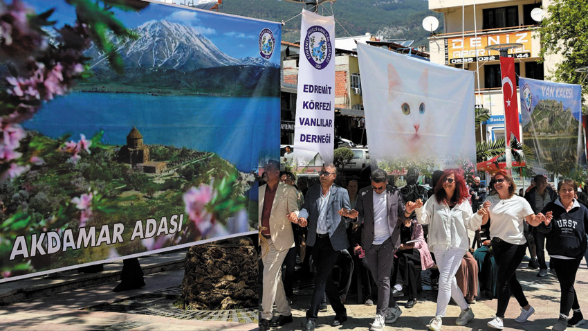 Balıkesir Edremit Körfezi Vanlılar Derneği, Turizm haftası nedeniyle ilk defa