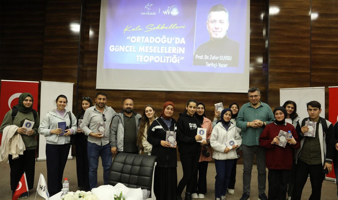 Van Büyükşehir Belediyesinin eğitim ve kültürel faaliyetler kapsamında düzenlediği seminerler