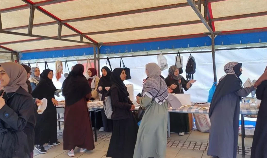 Van Yüzüncü Yıl Üniversitesinde (YYÜ) akademisyenler ve öğrenciler tarafından Gazze