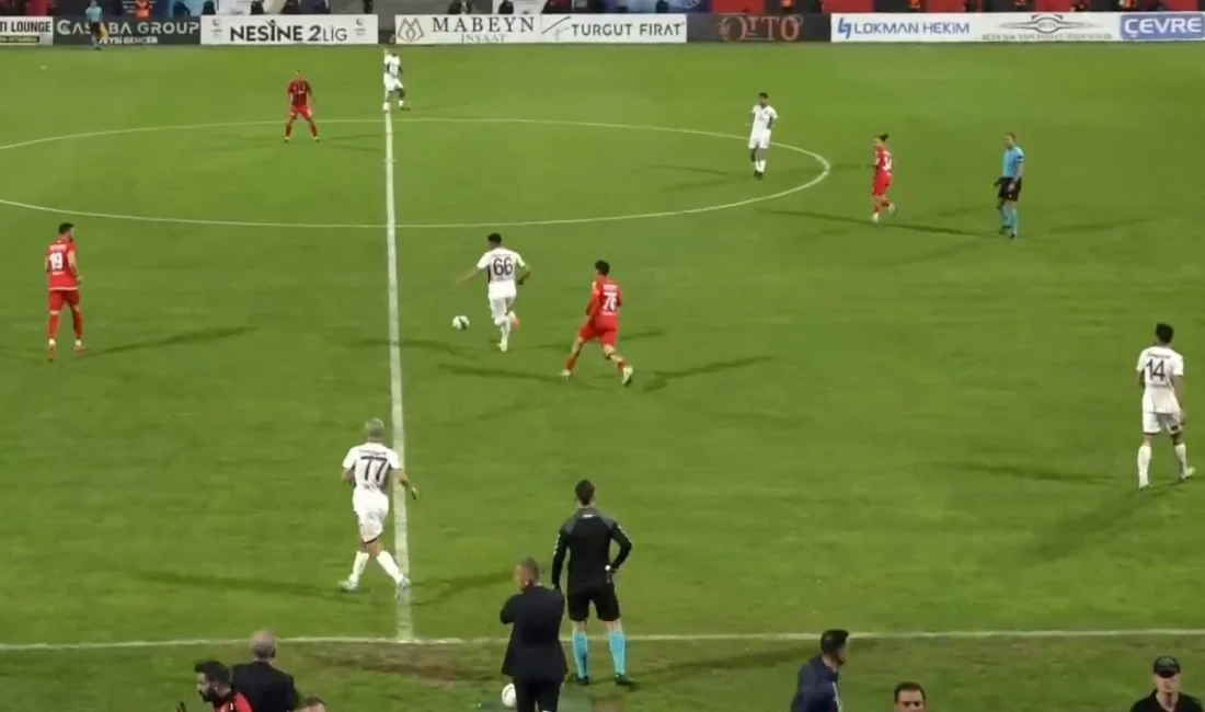 Vanspor, play-off yarı final ilk maçında evinde Elazığspor'u 4-1'lik skorla