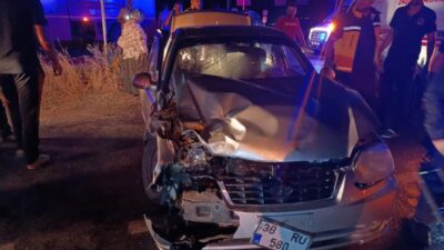 Van'ın Erciş ilçesinde 2 otomobilin karıştığı trafik kazasında 9 kişi