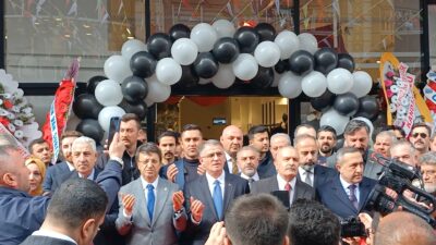 Türkiye’nin önde gelen giyim markalarından Paulmark, Van’daki üçüncü şubesini Sanat