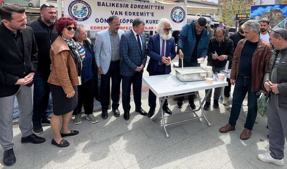 Turizm Haftası kapsamında Balıkesir'in Burhaniye ilçesinde düzenlenen 'Van Tanıtım Günü'