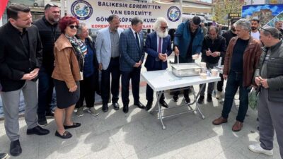 Turizm Haftası kapsamında Balıkesir'in Burhaniye ilçesinde düzenlenen 'Van Tanıtım Günü'