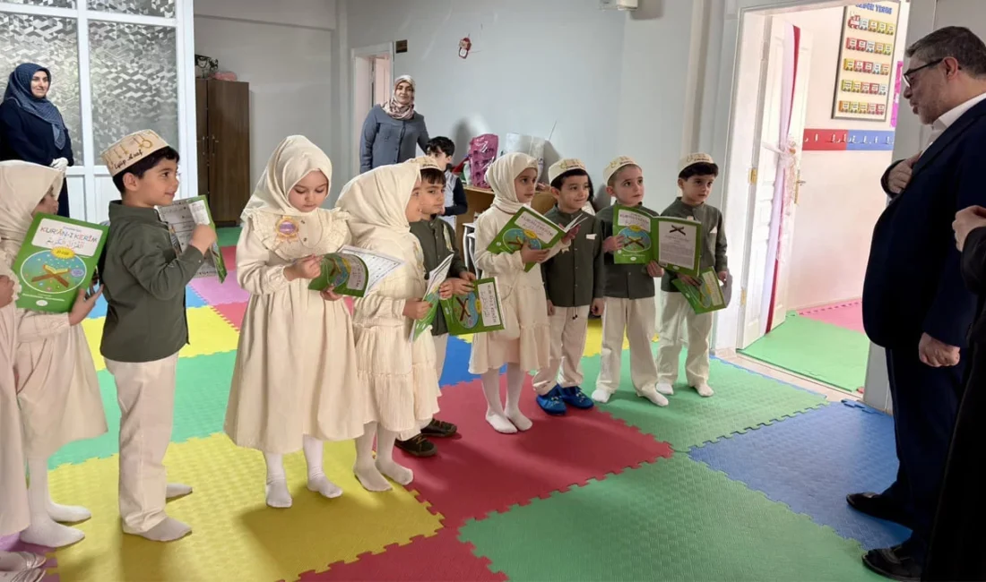İpekyolu ilçesinde faaliyet gösteren 4-6 Yaş Kur’an Kursu’nda düzenlenen hatim