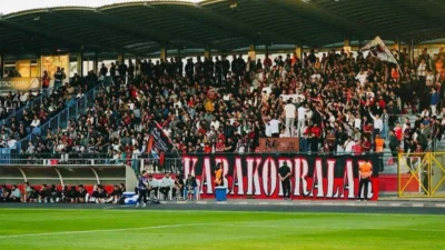 Vanspor Futbol Kulübü’nde kriz büyüyor. Karakobrallar Taraftar Grubu, kulüp yönetimine