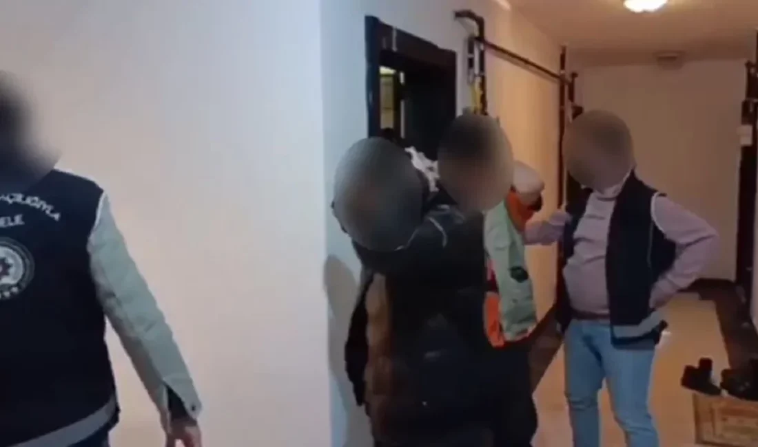 Van’da Göçmen Kaçakçılığı ve İnsan Ticareti" yapan 3 kişi tutuklandı.
