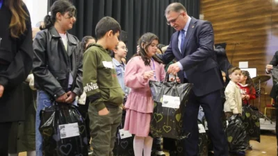 Van’da üçüncüsü düzenlenen kitap okuma yarışmasında dereceye giren ve en