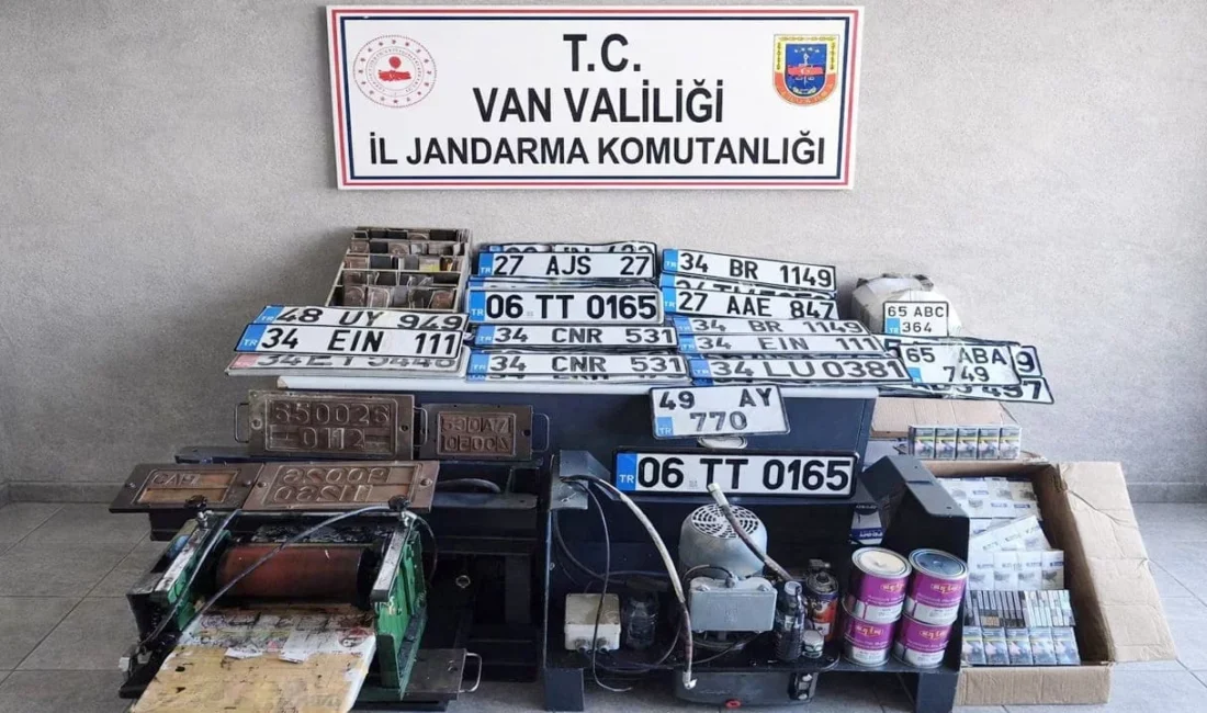 Van’da jandarma ekipleri tarafından düzenlenen operasyonda sahte plaka basımı ve