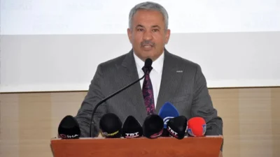 MÜSİAD Van Şube Başkanı Abdullah Aras, kentte yaşanan ekonomik daralmanın