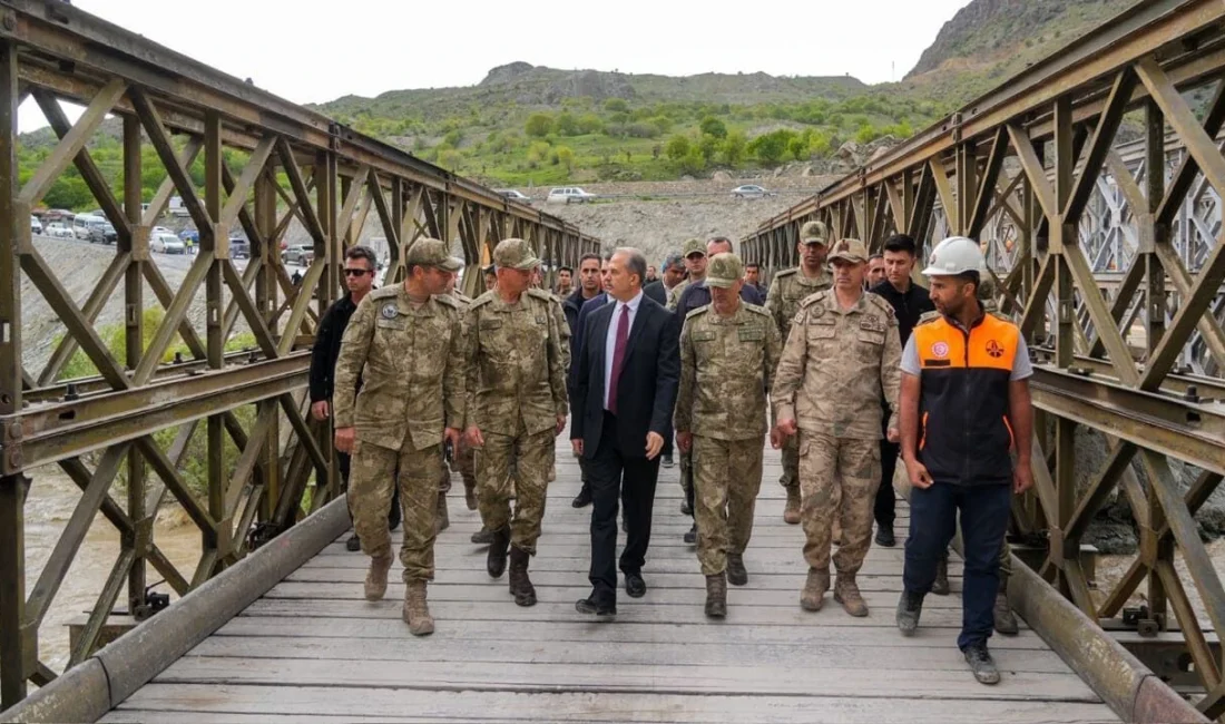 Van- Hakkari karayolunda geçtiğimiz ay meydana gelen heyelanın ardından başlatılan