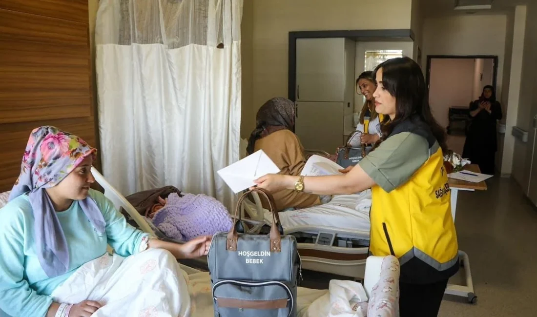Van Büyükşehir Belediyesi, “Hoş Geldin Bebek” Projesi kapsamında yeni doğum