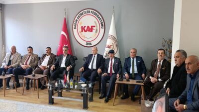 Kadim Aşiretler Federasyonu Genel Başkanı Rasim Aslan, İzmir’de bir hastane