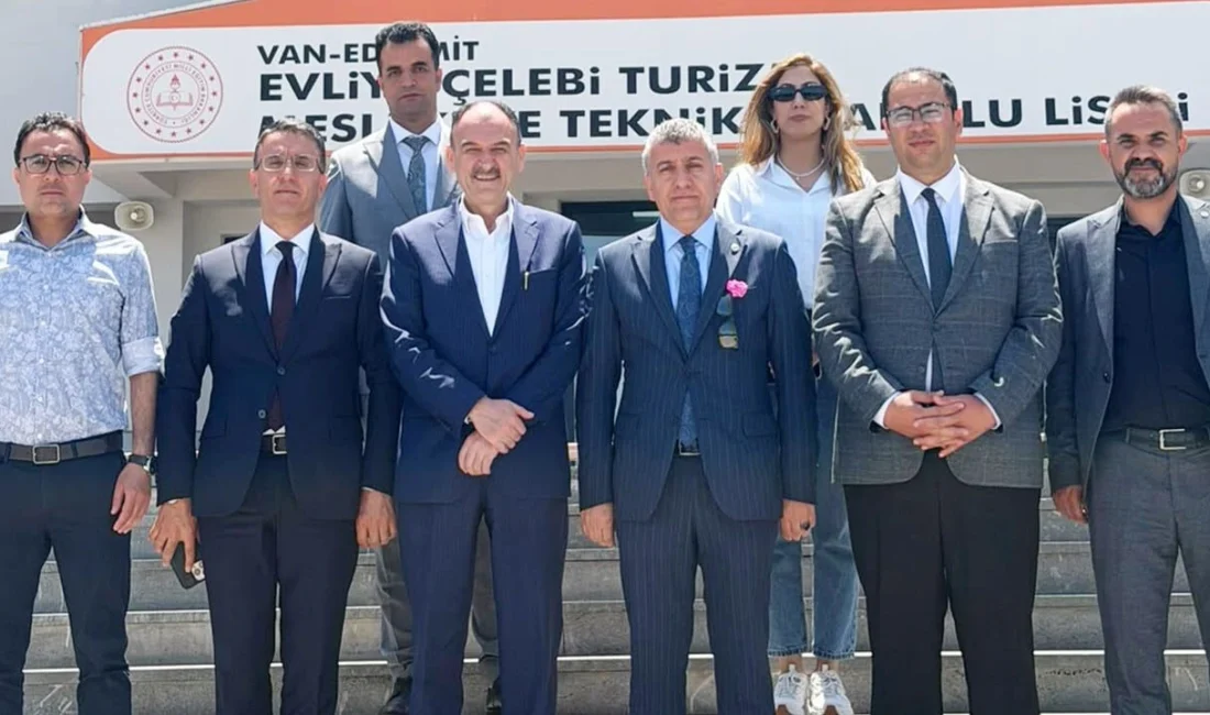 Van İl Millî Eğitim Müdürü Sayın Bilal Yılmaz Çandıroğlu, okul