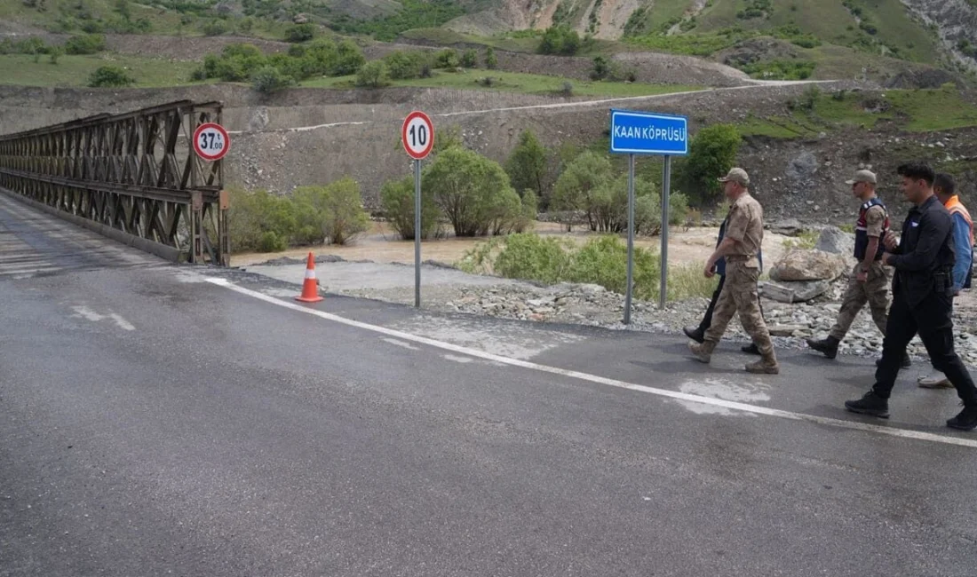 Hakkâri Valisi İbrahim Taşyapan, Kurban Bayramı'nın son gününde Van- Hakkari