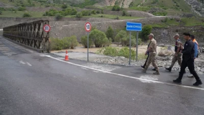Hakkâri Valisi İbrahim Taşyapan, Kurban Bayramı'nın son gününde Van- Hakkari