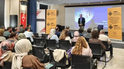 Van Öğretmen Akademileri kapsamında eğitimci ve şair Yusuf Tüfekçi, Van’daki