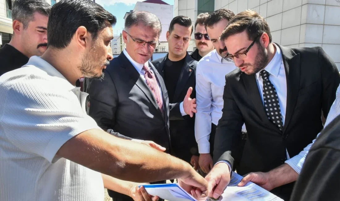 Van Valisi Ozan Balcı, kent merkezindeki Arasta ve Sahaflar Çarşısı
