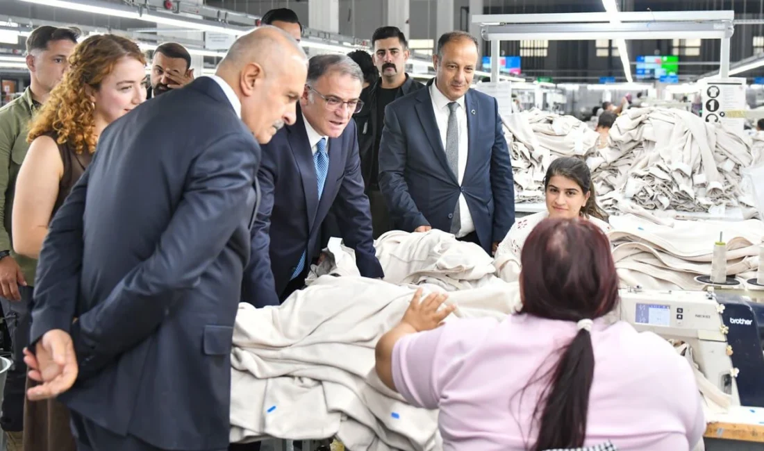 Van Valisi Ozan Balcı, Van Milletvekili Burhan Kayatürk ile birlikte