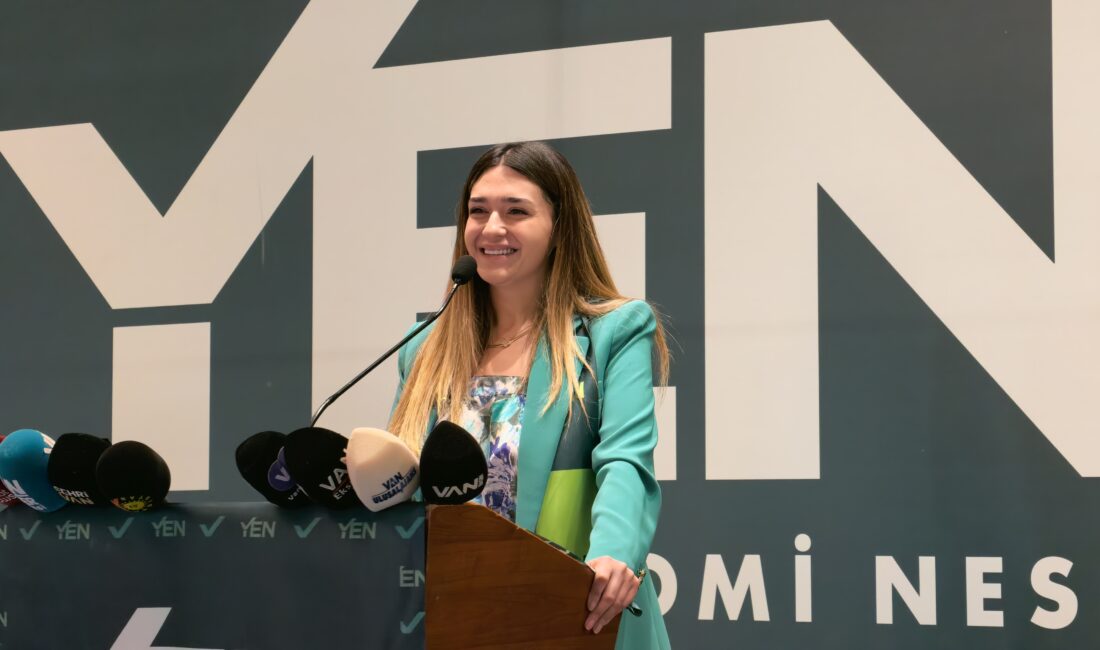 Van TSO Başkan Adayı İrem Bayram, kadınlarla düzenlenen kahvaltı programında