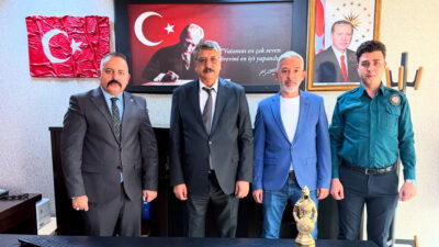 Türk Büro-Sen Van Şube Başkanı Ömer Özgüven ve yönetim kurulu