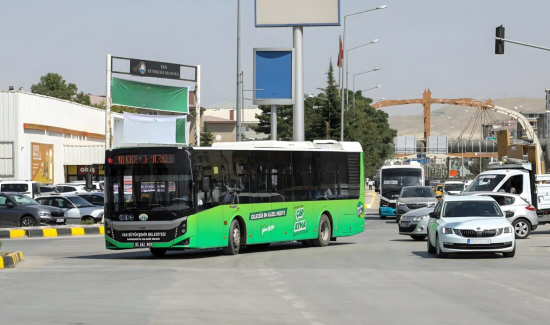 Van'da belediyeye ait toplu taşıma araçları, 29 Ekim'de vatandaşlara ücretsiz