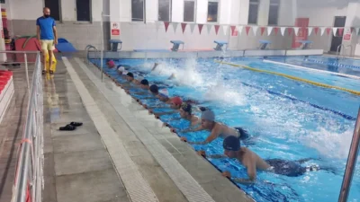 Van’ın Çaldıran ilçesinde, öğrencilerin ve gençlerin yüzme sporuna kazandırılması amacıyla