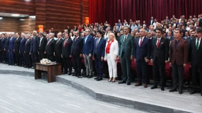 Kadim Aşiretler Federasyonu Genel Başkanı Rasim Aslan, Van’da düzenlenen ‘Kadim