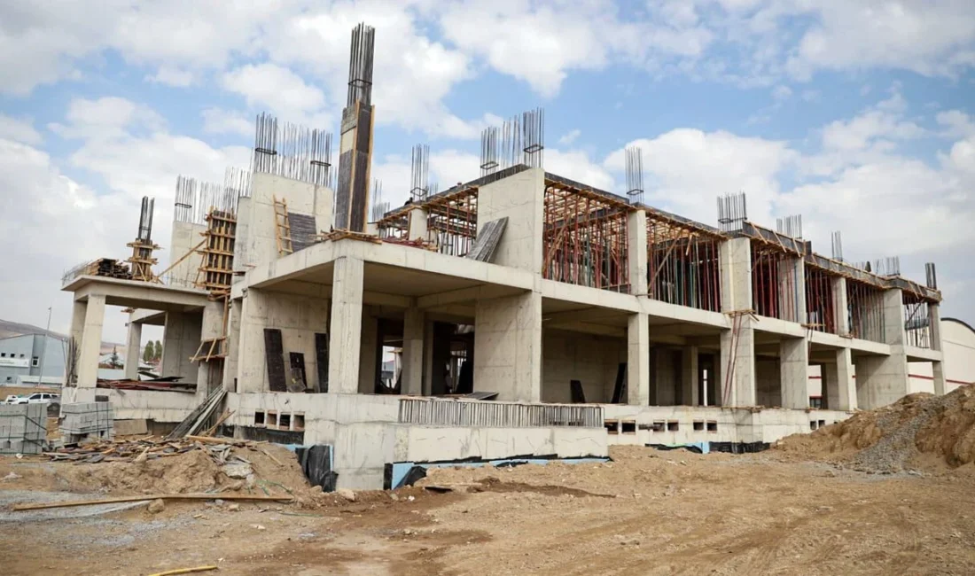 Van’ın Muradiye ilçesinde yapımı devam eden Sporcu Fabrikası, Kültür Merkezi,