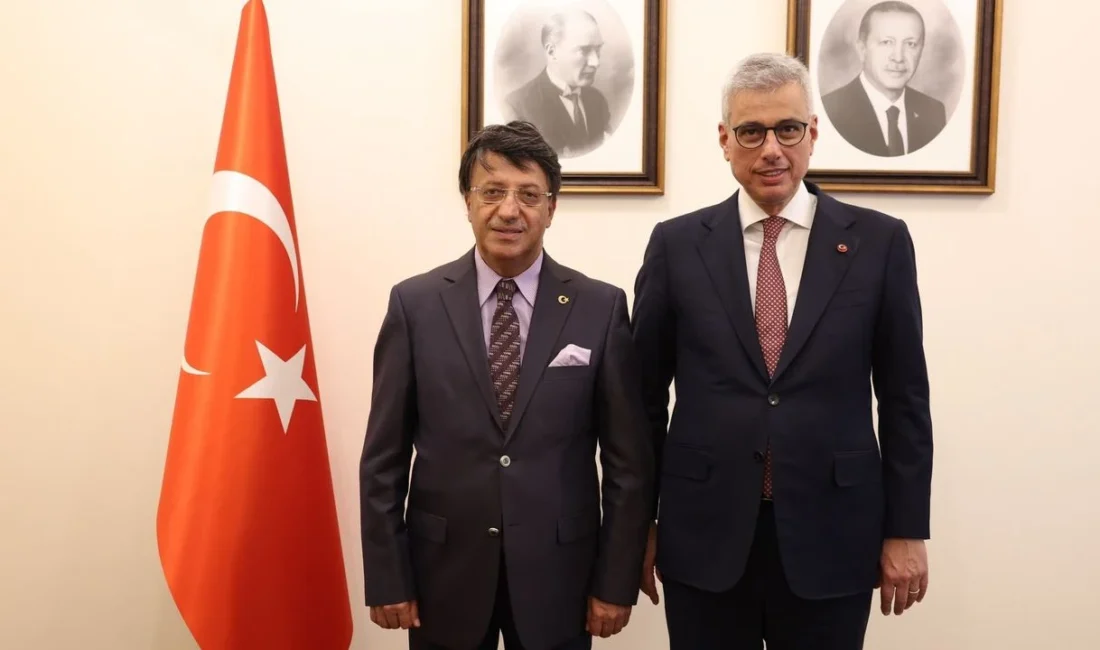 Sağlık Bakanı Prof. Dr. Kemal Memişoğlu’nu ziyaret eden Van Milletvekili