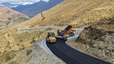Van Büyükşehir Belediyesi, Bahçesaray ilçesinde yol yapım ve asfalt çalışmalarını