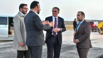 Van Valisi Ozan Balcı, kent genelinde yapımı devam eden sahil