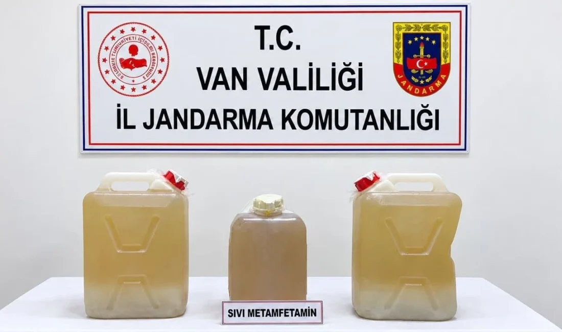 Van’ın İpekyolu ilçesinde jandarma ekiplerince düzenlenen zehirli madde operasyonunda 34