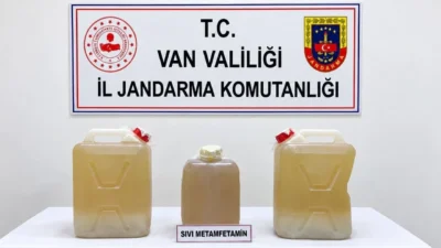 Van’ın İpekyolu ilçesinde jandarma ekiplerince düzenlenen zehirli madde operasyonunda 34