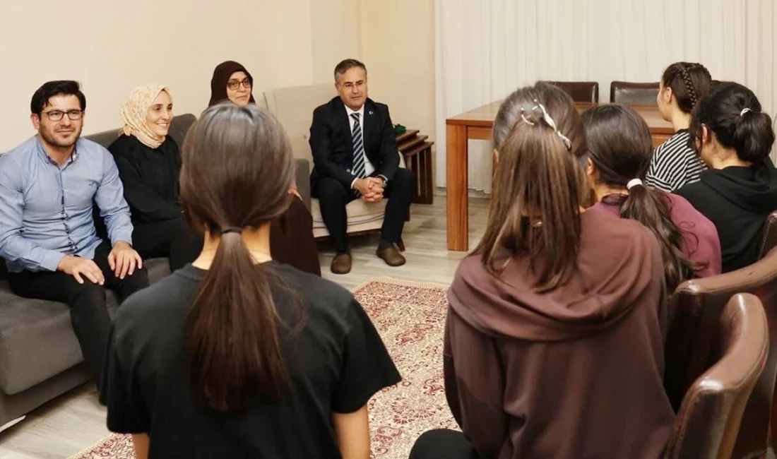 Van Aile ve Sosyal Hizmetler İl Müdürü Vefa Akdoğan, Çocuk