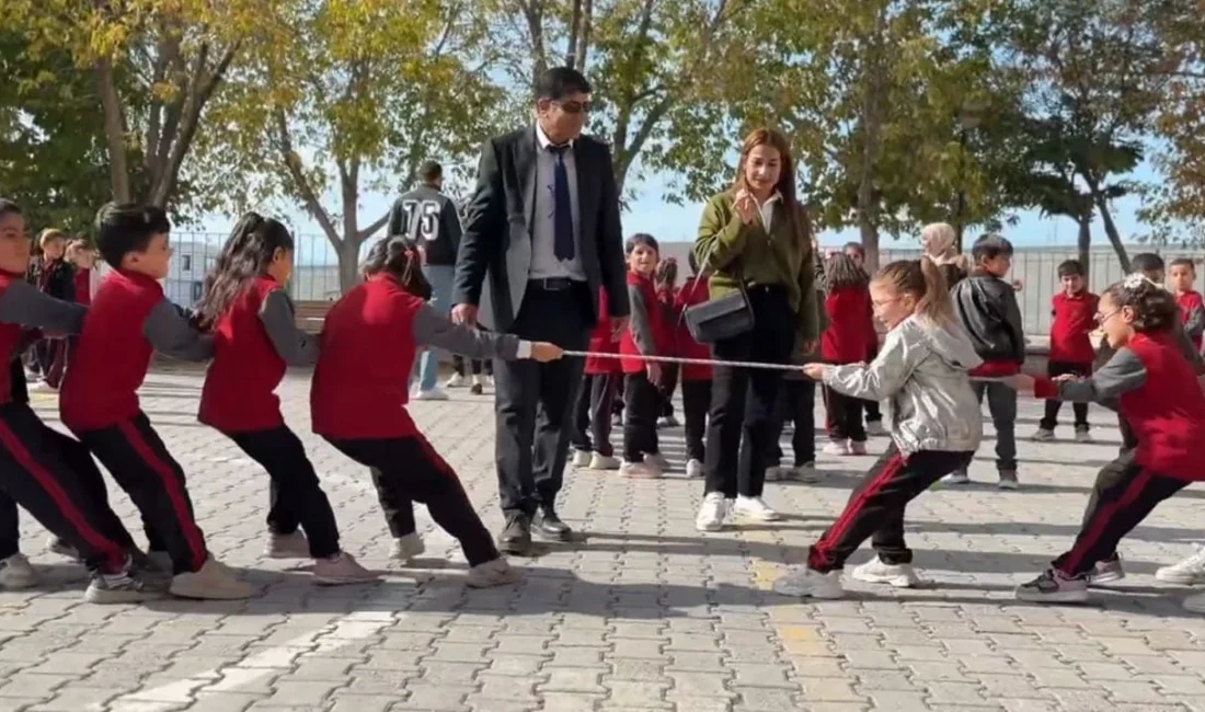 Millî Eğitim Bakanlığı’nın ‘Maarifin Kalbinde Oyun’ teması kapsamında Van genelinde
