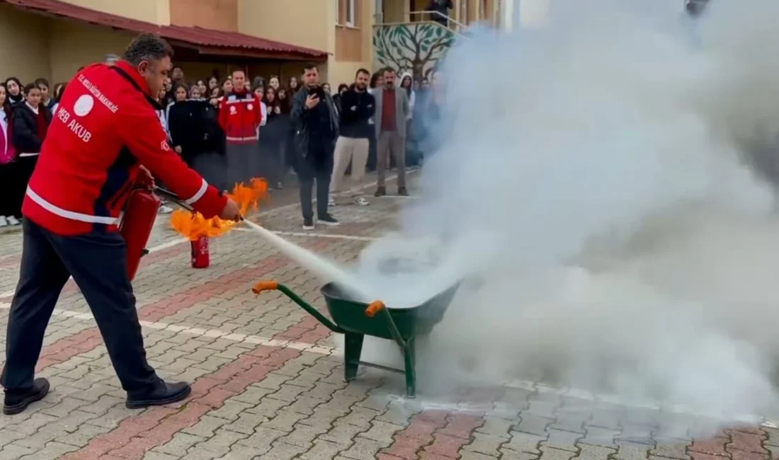 Van’da 13 Ekim Dünya Afet Azaltma Günü kapsamında düzenlenen programda