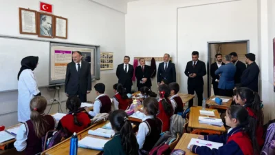 Van İl Millî Eğitim Müdürü Bilal Yılmaz Çandıroğlu, Çaldıran’da okulları
